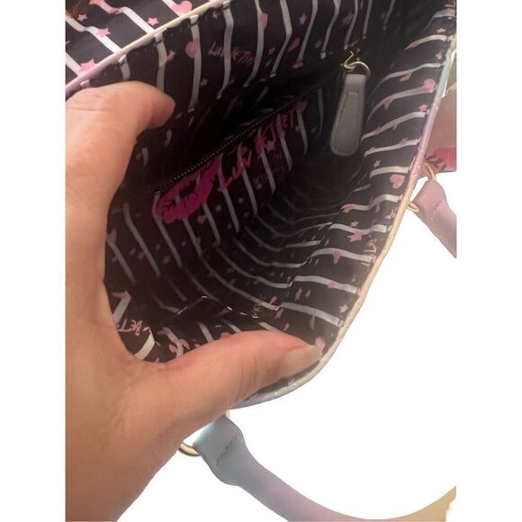NWT Betsey Johnson pastel multi-colored crossbody bag - Picture 8 of 9